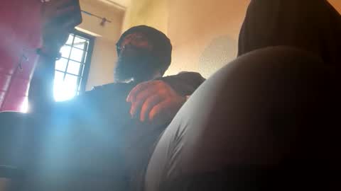 Snapshot of smokingorilla chatting on 12-15-25, 07:12 smokingorilla online show from 12-15-25, 07:12