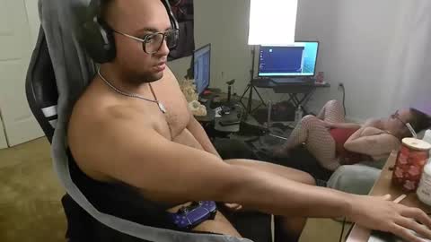 Snapshot of smoothj2015 chatting on 02-16-25, 02:21 Smoothj2011 online show from 02-16-25, 02:21