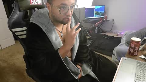 Snapshot of smoothj2015 chatting on 03-10-25, 09:32 Smoothj2011 online show from 03-10-25, 09:32