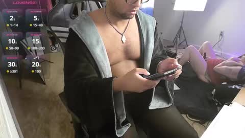 Snapshot of smoothj2015 chatting on 10-10-25, 08:24 Smoothj2011 online show from 10-10-25, 08:24