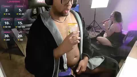 Snapshot of smoothj2015 chatting on 11-28-25, 08:50 Smoothj2011 online show from 11-28-25, 08:50