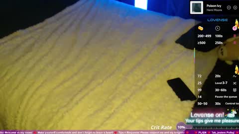 Snapshot of smuffin_x chatting on 02-24-26, 09:13 Strawberry Muffin online show from 02-24-26, 09:13