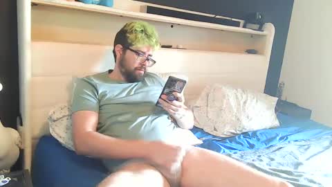 Snapshot of snackonzach chatting on 09-13-25, 03:12 snackonzach online show from 09-13-25, 03:12