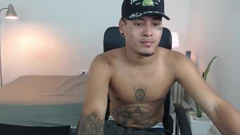 Snapshot of snak_master1 chatting on 09-13-25, 03:01 snak_master1 online show from 09-13-25, 03:01