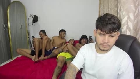 Snapshot of snak_master1 chatting on 09-24-25, 07:01 snak_master1 online show from 09-24-25, 07:01