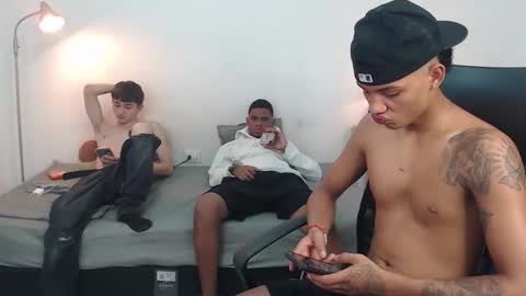 Snapshot of snak_master1 chatting on 09-26-25, 05:50 snak_master1 online show from 09-26-25, 05:50