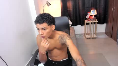 Snapshot of snak_master1 chatting on 11-03-25, 04:41 snak_master1 online show from 11-03-25, 04:41