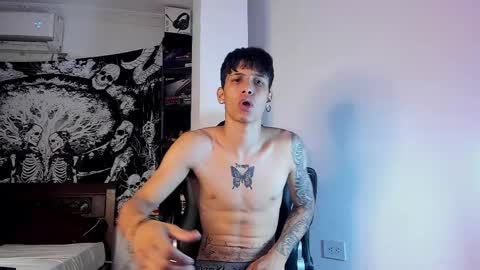 snakebutterfly online show from 04-20-26, 05:05