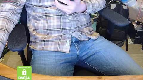 Sneakybill online show from 03-07-25, 07:52