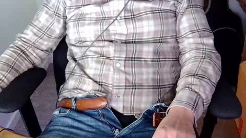 Sneakybill online show from 10-21-25, 08:42