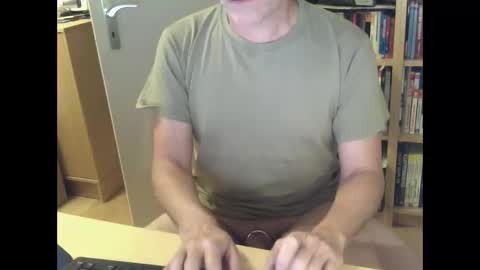 Snapshot of sneaxfreund chatting on 02-09-26, 10:36 sneaxfreund online show from 02-09-26, 10:36