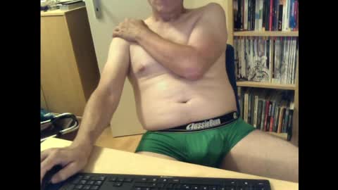 Snapshot of sneaxfreund chatting on 06-06-26, 11:09 sneaxfreund online show from 06-06-26, 11:09