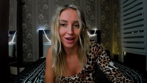 Snapshot of snezanablond chatting on 12-29-24, 04:19 Sneja online show from 12-29-24, 04:19