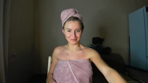 Snapshot of snezanablond chatting on 01-31-25, 06:36 Sneja online show from 01-31-25, 06:36