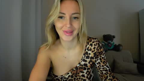 Snapshot of snezanablond chatting on 02-01-25, 08:50 Sneja online show from 02-01-25, 08:50
