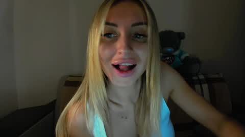 Snapshot of snezanablond chatting on 02-08-25, 12:28 Sneja online show from 02-08-25, 12:28