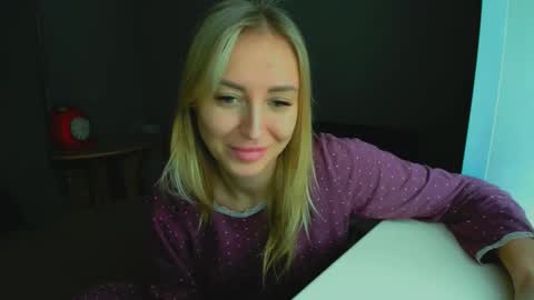 Snapshot of snezanablond chatting on 02-24-25, 05:43 Sneja online show from 02-24-25, 05:43