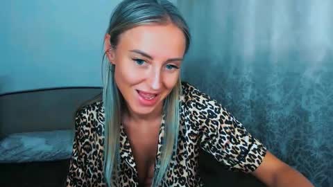 Snapshot of snezanablond chatting on 02-07-26, 02:32 Sneja online show from 02-07-26, 02:32