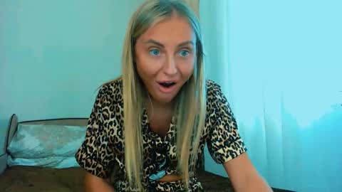 Snapshot of snezanablond chatting on 03-13-26, 12:01 Sneja online show from 03-13-26, 12:01