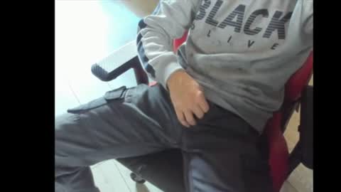 Snapshot of snip1977 chatting on 10-09-25, 11:08 snip1977 online show from 10-09-25, 11:08