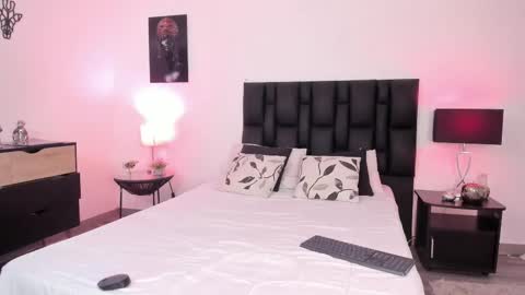 Snapshot of snooky_clintonn chatting on 02-21-25, 08:18 Snooky clintonn online show from 02-21-25, 08:18