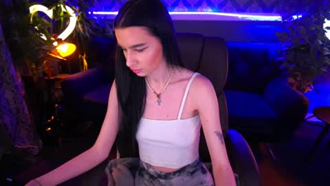 snow_whiteeex online show from 01-24-25, 02:08