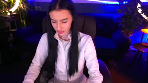 snow_whiteeex online show from 01-28-25, 07:53