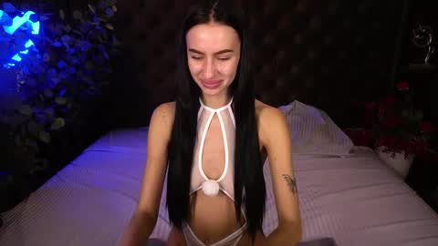 snow_whiteeex online show from 10-19-25, 05:52