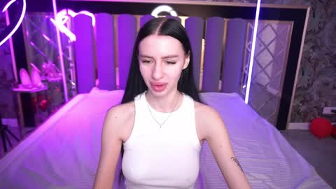 snow_whiteeex online show from 03-31-26, 05:52