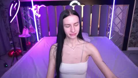 snow_whiteeex online show from 04-11-26, 06:18