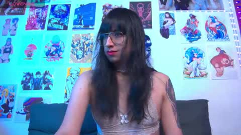 Snapshot of snowblack_ chatting on 12-17-24, 01:49 Snow and Bubble online show from 12-17-24, 01:49