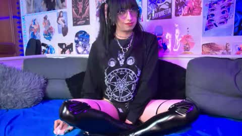 Snapshot of snowblack_ chatting on 09-08-25, 07:46 Snow and Bubble online show from 09-08-25, 07:46