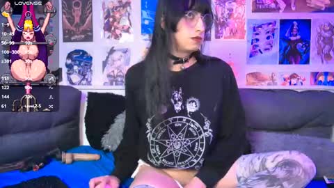 Snapshot of snowblack_ chatting on 09-11-25, 03:01 Snow and Bubble online show from 09-11-25, 03:01