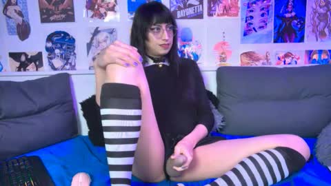 Snapshot of snowblack_ chatting on 10-05-25, 04:49 Snow and Bubble online show from 10-05-25, 04:49