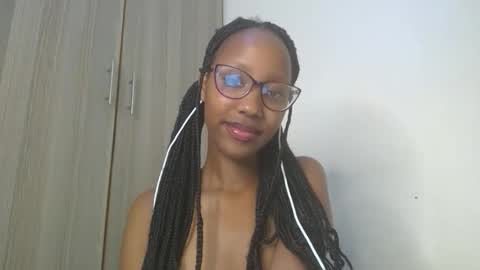 snowfox254 online show from 10-20-25, 07:25