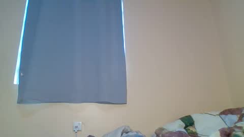 Snapshot of snowie_eyes chatting on 11-18-25, 12:53 Snowie eyes online show from 11-18-25, 12:53