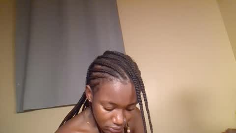 Snapshot of snowie_eyes chatting on 12-13-25, 10:15 Snowie eyes online show from 12-13-25, 10:15