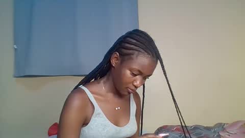 Snapshot of snowie_eyes chatting on 12-15-25, 12:48 Snowie eyes online show from 12-15-25, 12:48