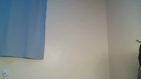 Snapshot of snowie_eyes chatting on 12-15-25, 12:53 Snowie eyes online show from 12-15-25, 12:53