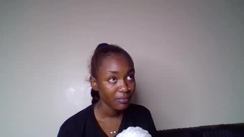 Snapshot of snowie_eyes chatting on 06-01-26, 11:28 Snowie eyes online show from 06-01-26, 11:28