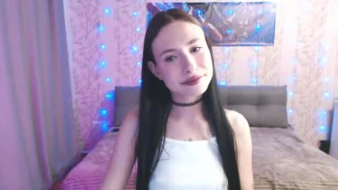 Snapshot of snowwhate_00 chatting on 05-29-26, 07:12 SnowWhate 00 online show from 05-29-26, 07:12