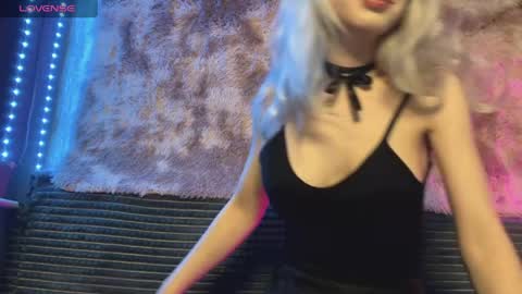 Snapshot of snowy_alice chatting on 04-10-26, 04:55 snowy_alice online show from 04-10-26, 04:55