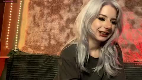 Snapshot of snowy_alice chatting on 05-03-26, 05:52 snowy_alice online show from 05-03-26, 05:52
