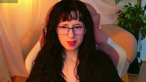 Snapshot of so_angel chatting on 01-08-26, 08:16 Solar 050608 - rest online show from 01-08-26, 08:16