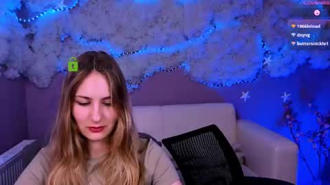 Snapshot of so_hot_rosalie chatting on 06-11-26, 02:53 so_hot_rosalie online show from 06-11-26, 02:53