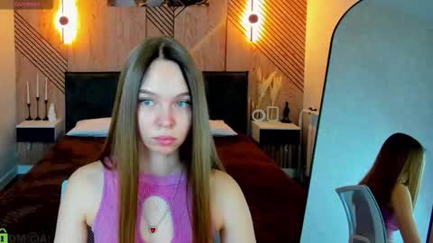 Sofa online show from 03-24-26, 01:21