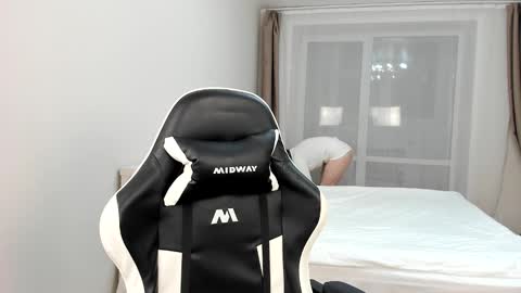 Snapshot of sofaris chatting on 12-22-24, 06:48 Sophy online show from 12-22-24, 06:48