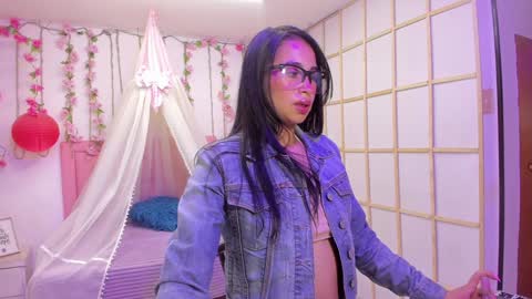 Snapshot of soffi_roberts chatting on 01-18-25, 12:36 sofiia online show from 01-18-25, 12:36