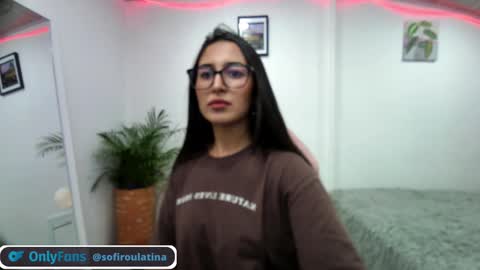 Snapshot of soffi_rousel_ chatting on 01-03-25, 07:29 soffi_rousel_ online show from 01-03-25, 07:29