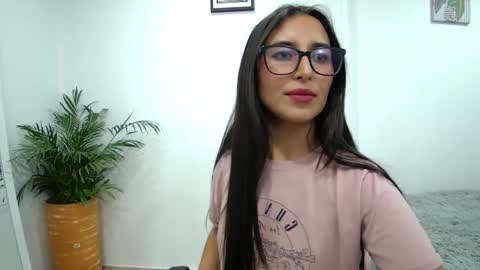 Snapshot of soffi_rousel_ chatting on 02-18-25, 11:19 soffi_rousel_ online show from 02-18-25, 11:19